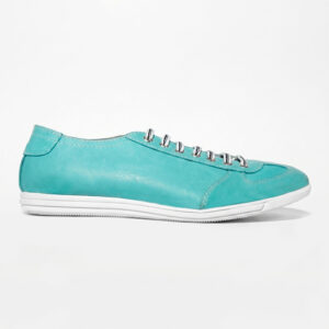 Imagen principal de la zapatilla de cuero premium para hombre, diseño Ghilardi, color turquesa. Vista lateral del calzado sobre fondo blanco.